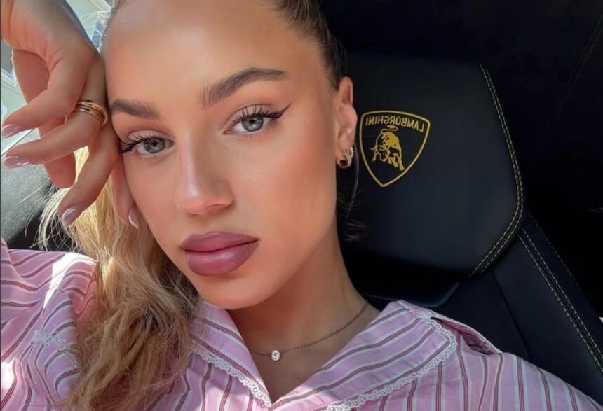 Η ομορφότερη ποδοσφαιρίστρια